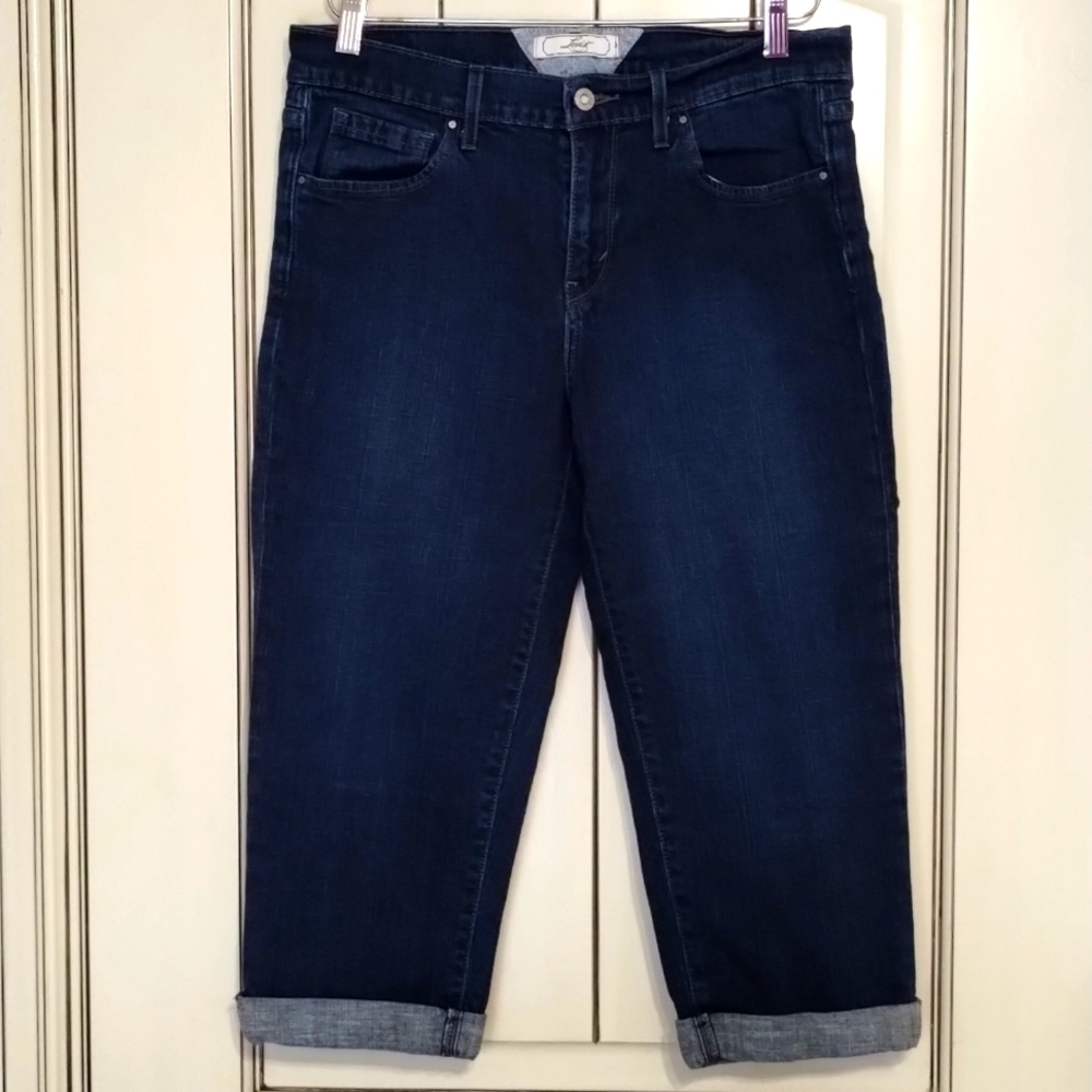 Levi's Size 8 denim cropped jeans medium wash stretch